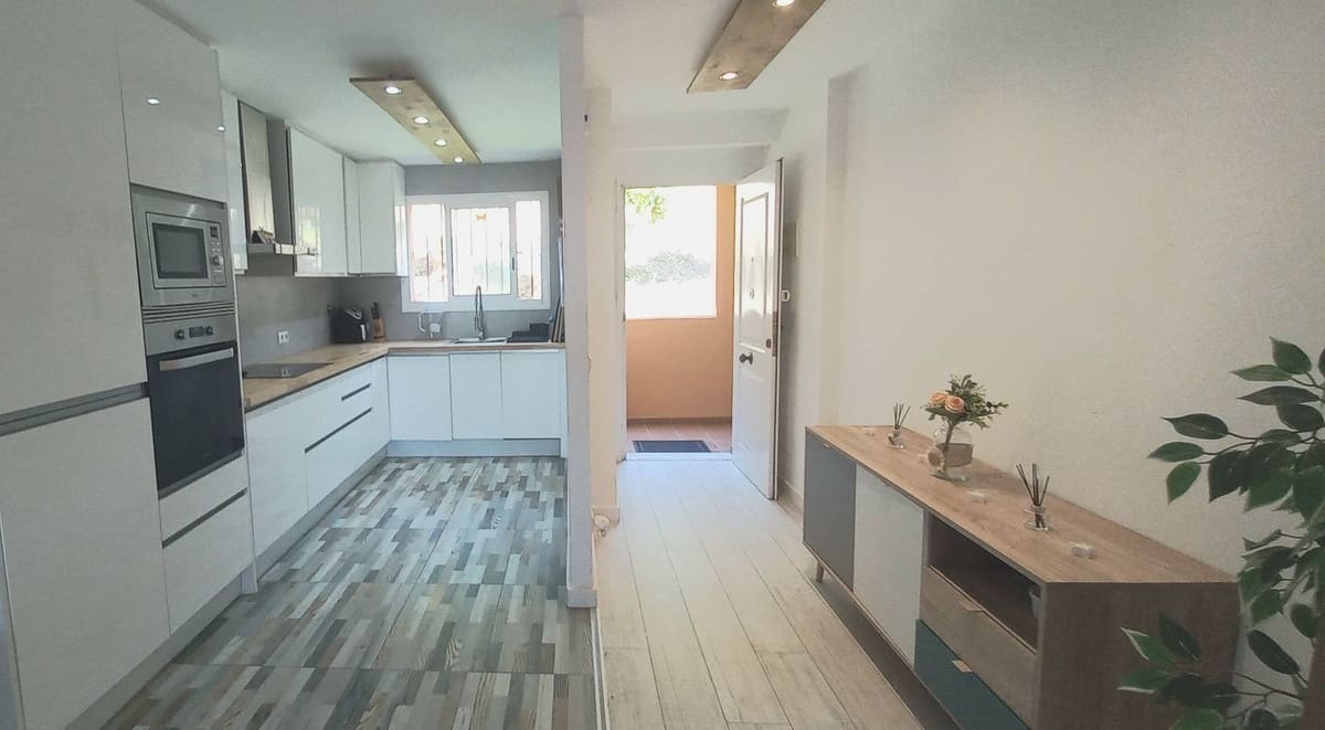 2 makuuhuone Huoneisto myytävänä paikassa La Reserva mukana uima-altaan 
autotalli - 365 000 € (Ref: 9972300)