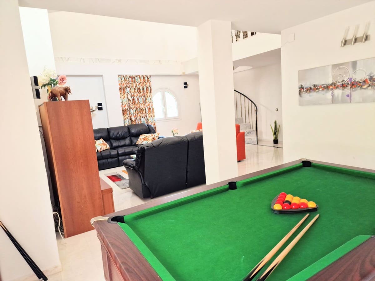 4 soverom Leilighet til salgs i Fuengirola med svømmebasseng garasje - € 849 000 (Ref: 9976165)