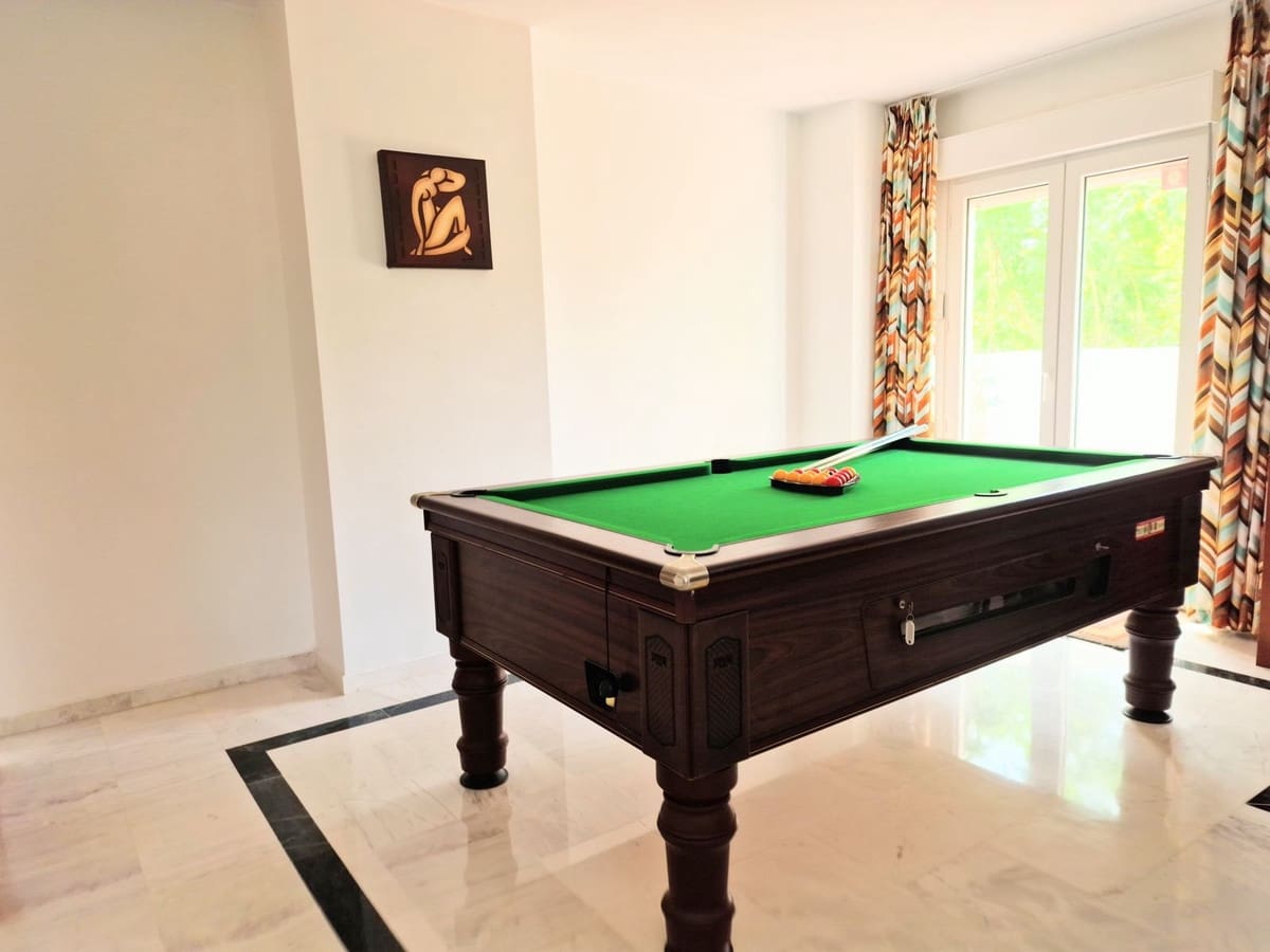 4 soverom Leilighet til salgs i Fuengirola med svømmebasseng garasje - € 849 000 (Ref: 9976165)