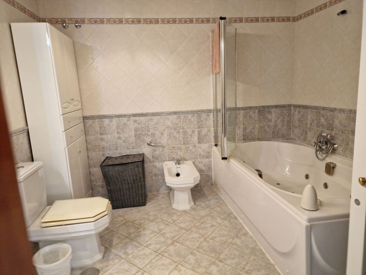 4 soverom Leilighet til salgs i Fuengirola med svømmebasseng garasje - € 849 000 (Ref: 9976165)