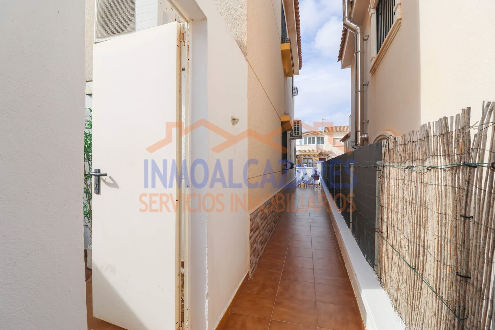 Apartamento de 2 habitaciones en El Carmoli en venta con piscina - 169.500 € (Ref: 10132033)