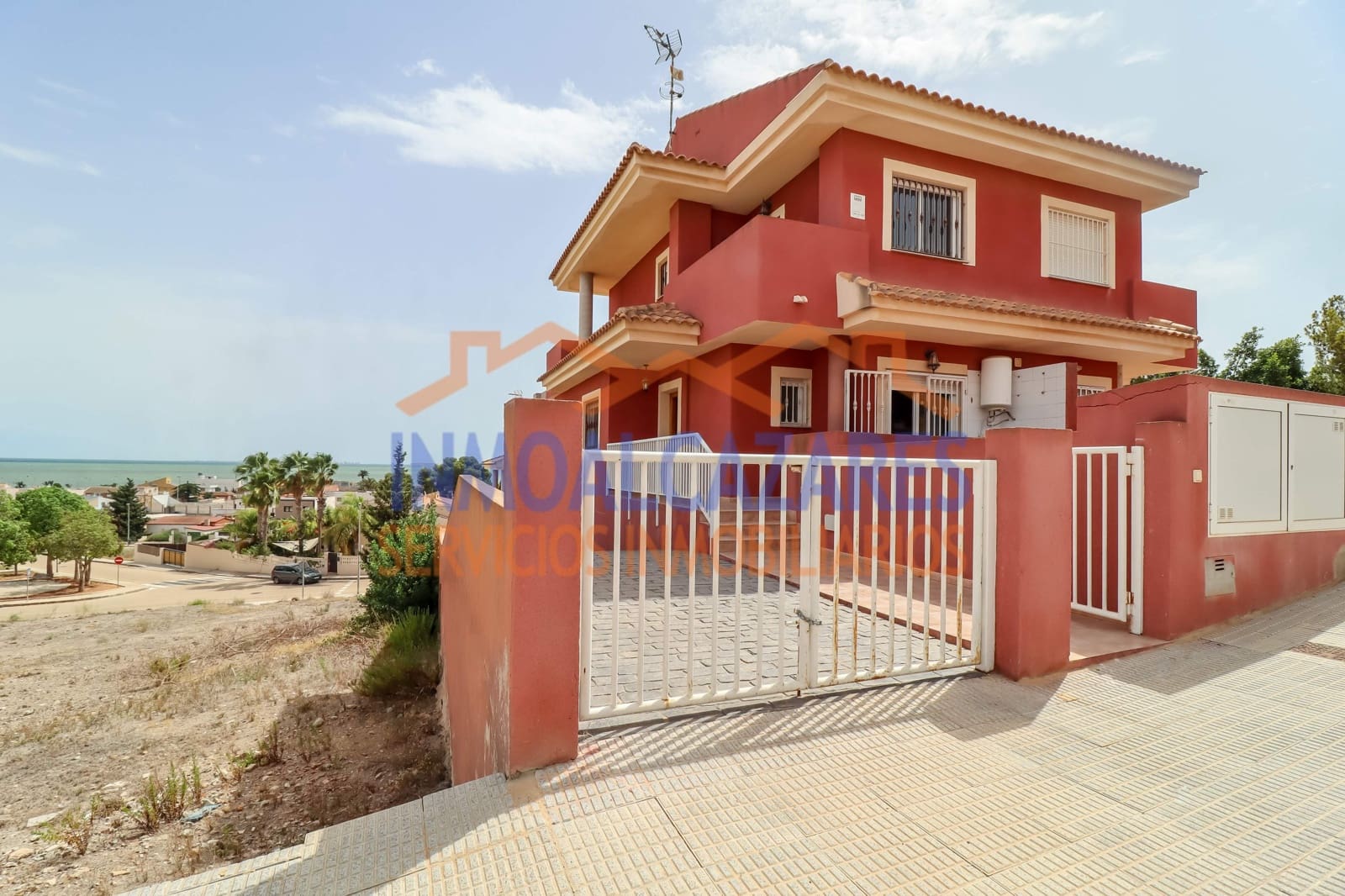 3 soveværelse Villa til salg i El Carmoli med garage - € 215.000 (Ref: 8457023)