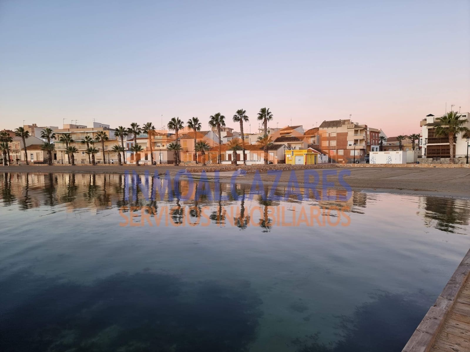 Rakentamaton maa myytävänä paikassa Los Alcazares - 99 900 € (Ref: 9450596)