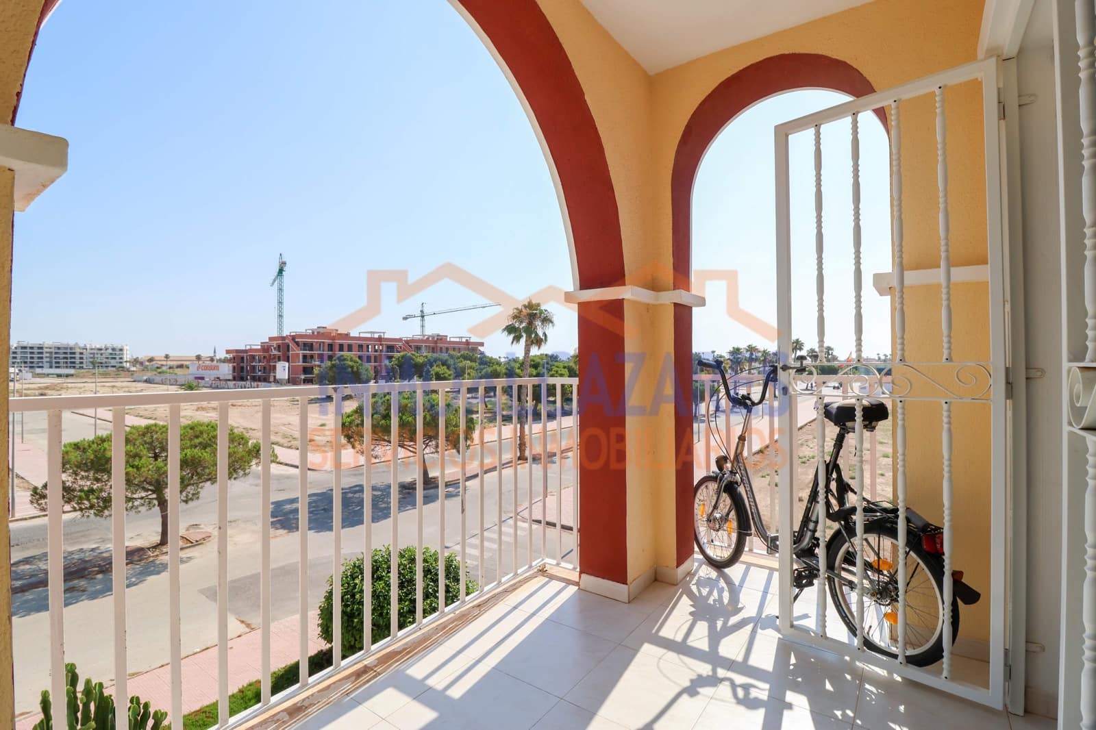 2 soveværelse Lejlighed til salg i Los Alcazares med swimmingpool - € 205.000 (Ref: 9939948)