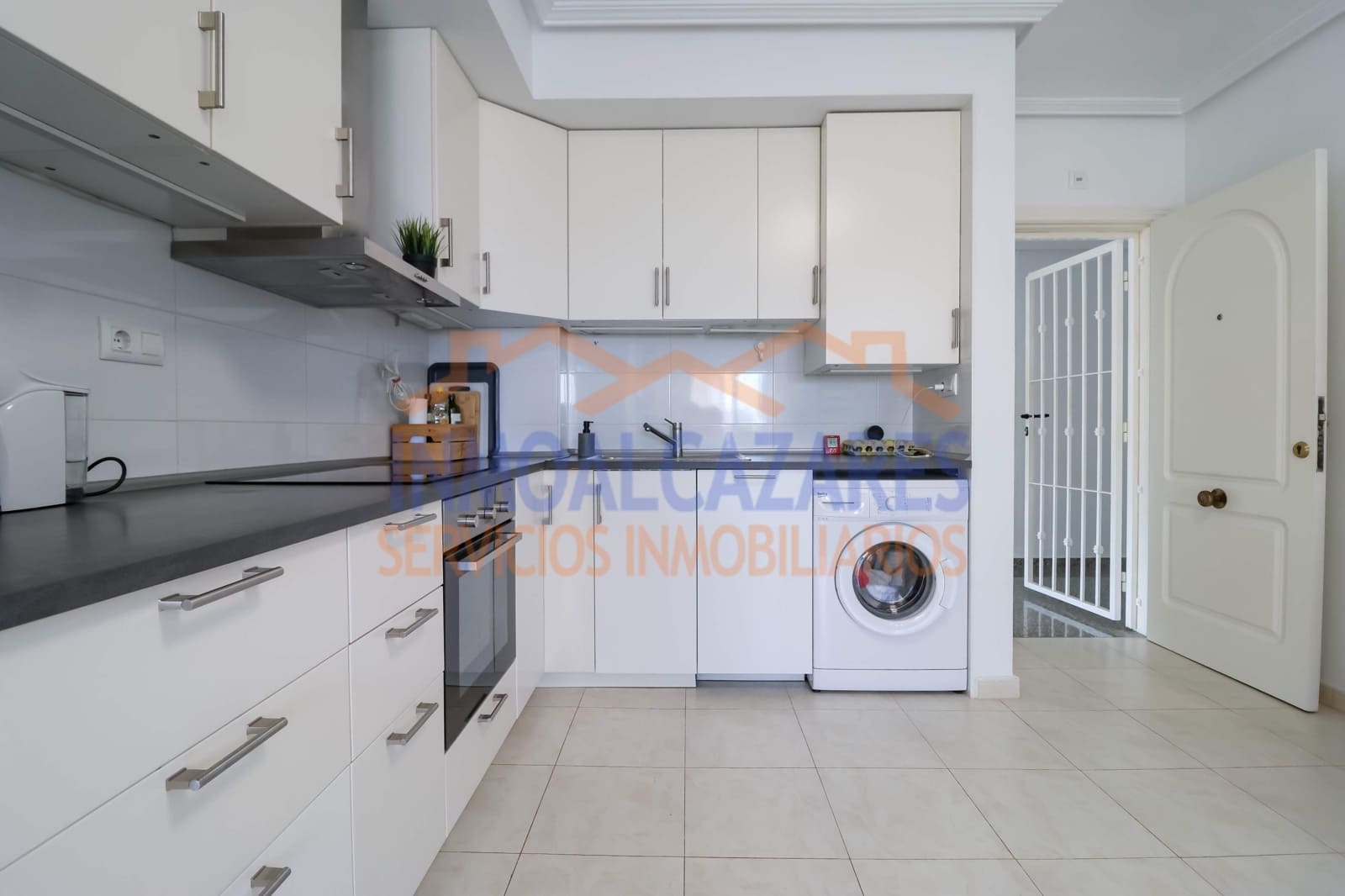 2 soveværelse Lejlighed til salg i Los Alcazares med swimmingpool - € 205.000 (Ref: 9939948)