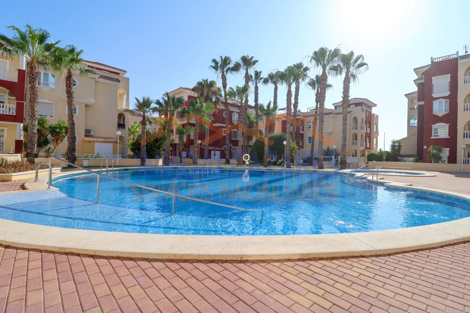 2 soveværelse Lejlighed til salg i Los Alcazares med swimmingpool - € 205.000 (Ref: 9939948)