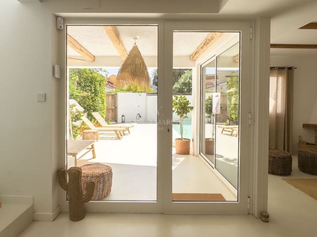Adosado de 3 habitaciones en Las Marinas / Les Marines, Dénia en venta con piscina - 749.000 € (Ref: 10072963)