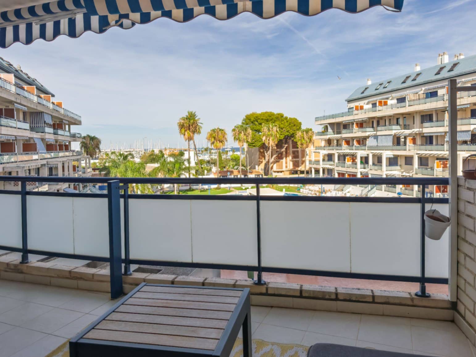 Piso de 2 habitaciones en Dénia en venta con piscina garaje - 370.000 € (Ref: 10167894)