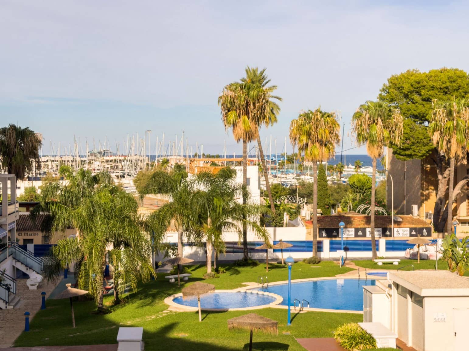 Piso de 2 habitaciones en Dénia en venta con piscina garaje - 370.000 € (Ref: 10167894)