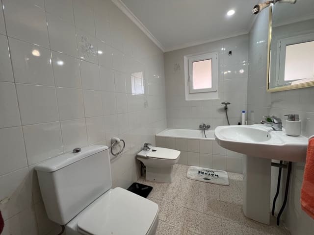 5 chambre Villa/Maison à vendre à Oliva avec garage - 369 000 € (Ref: 7406672)