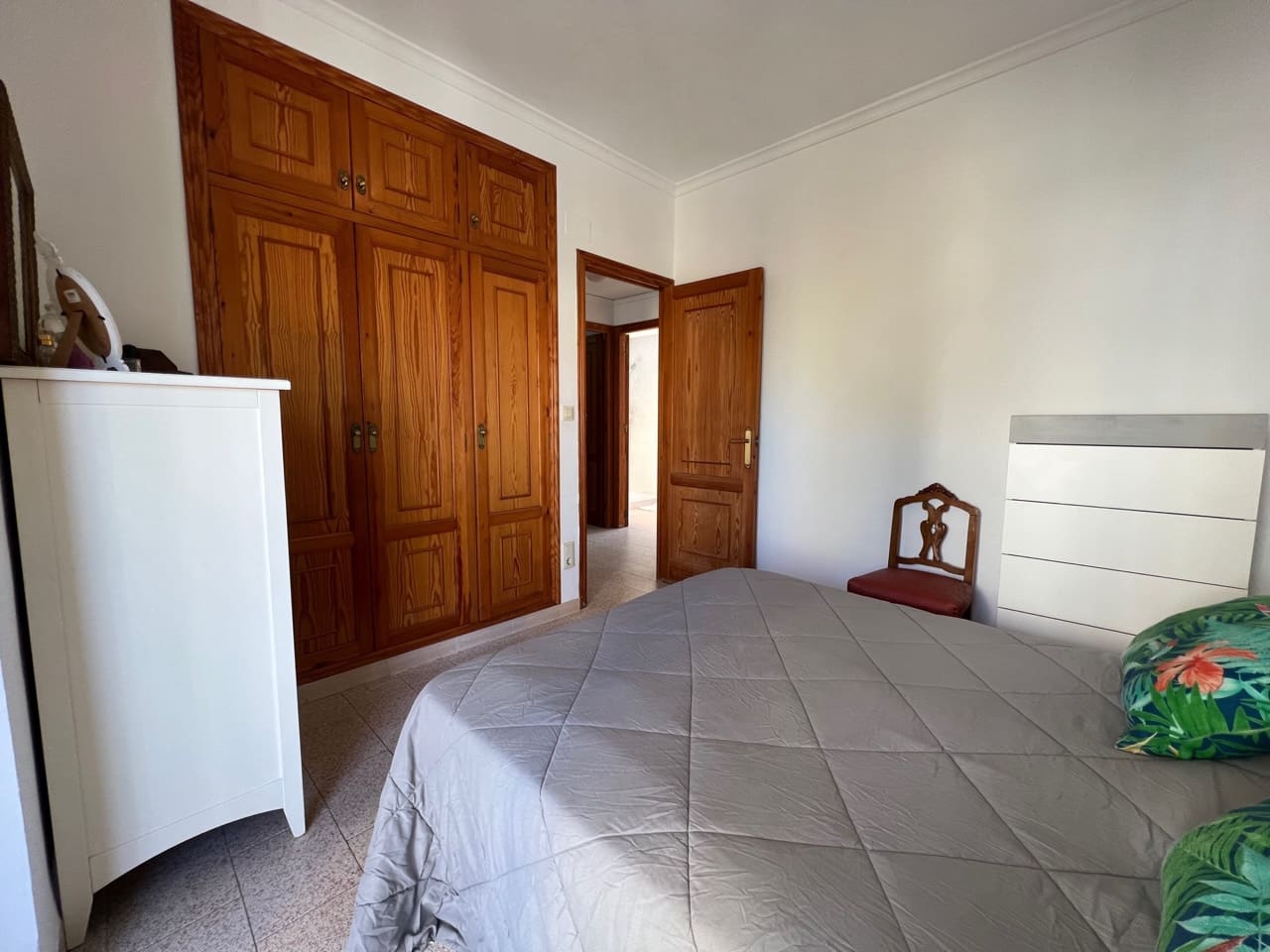 5 sypialnia Willa na sprzedaż w Oliva z garażem - 369 000 € (Ref: 7406672)