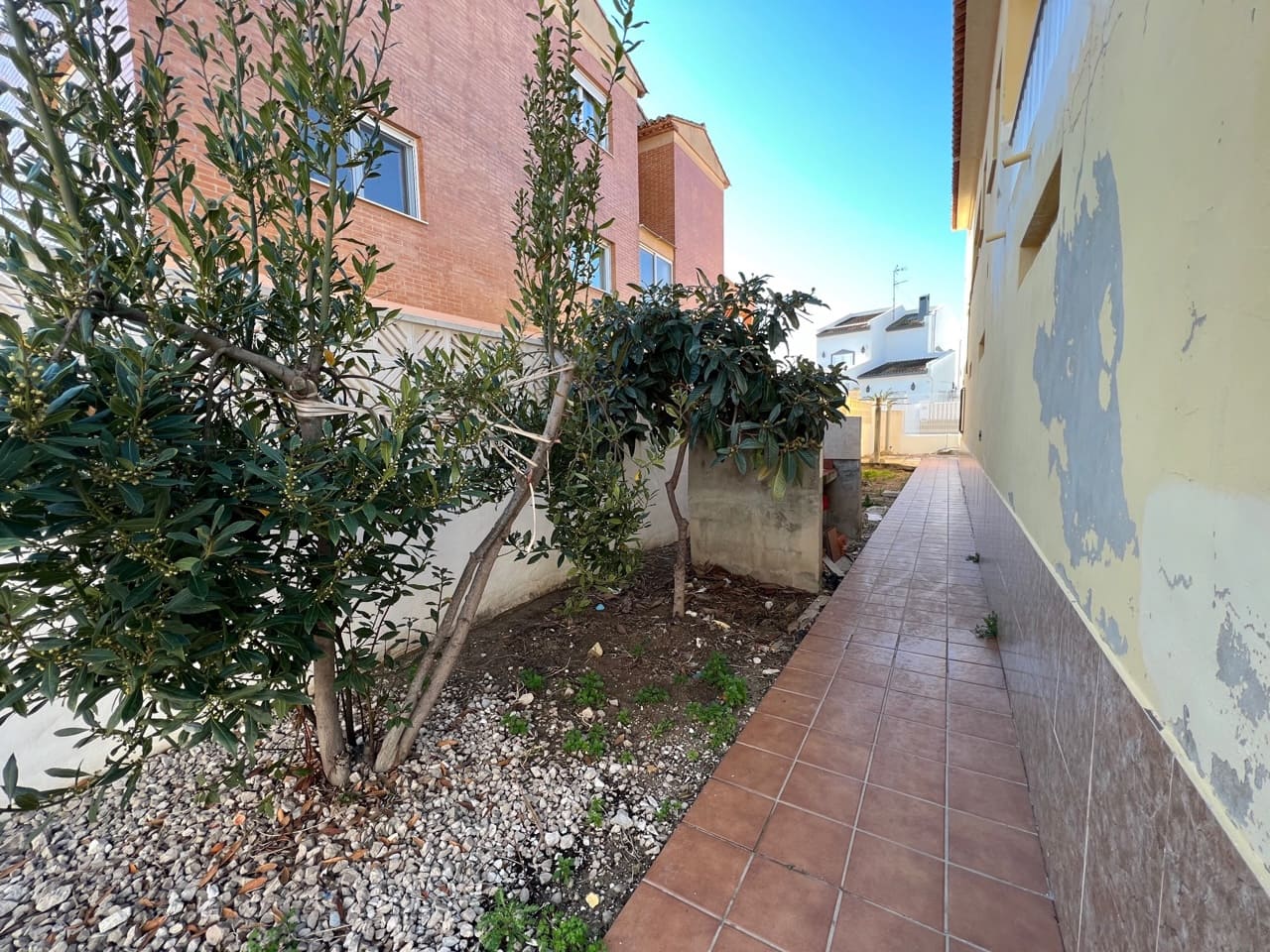 5 sypialnia Willa na sprzedaż w Oliva z garażem - 369 000 € (Ref: 7406672)