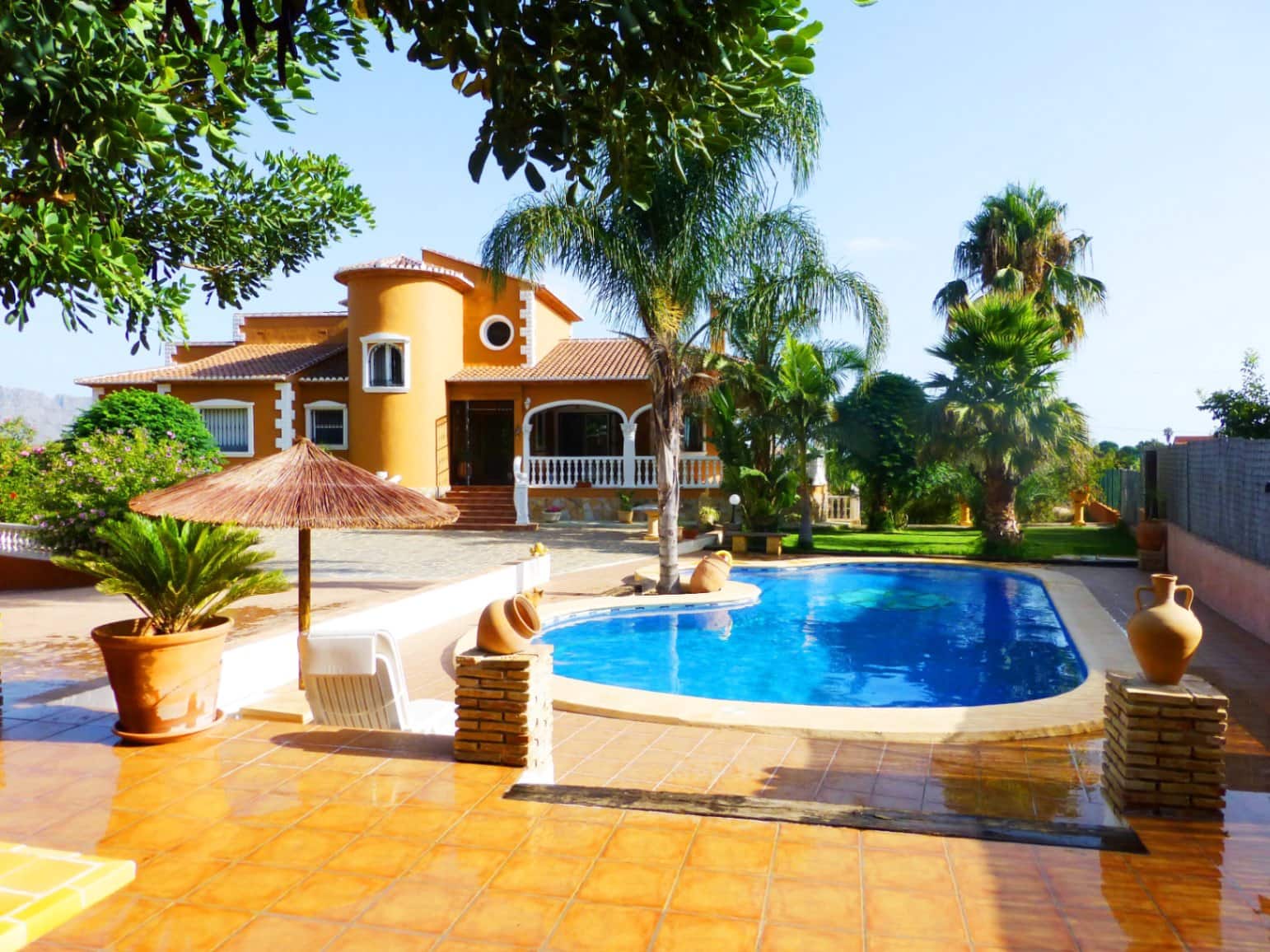 4 bedroom Villa for sale in Pedreguer - € 626,000 (Ref: 7579310)