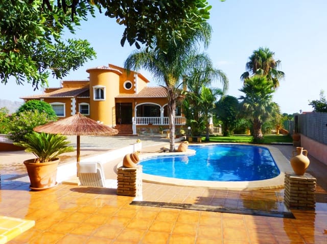 4 bedroom Villa for sale in Pedreguer - € 626,000 (Ref: 7579310)