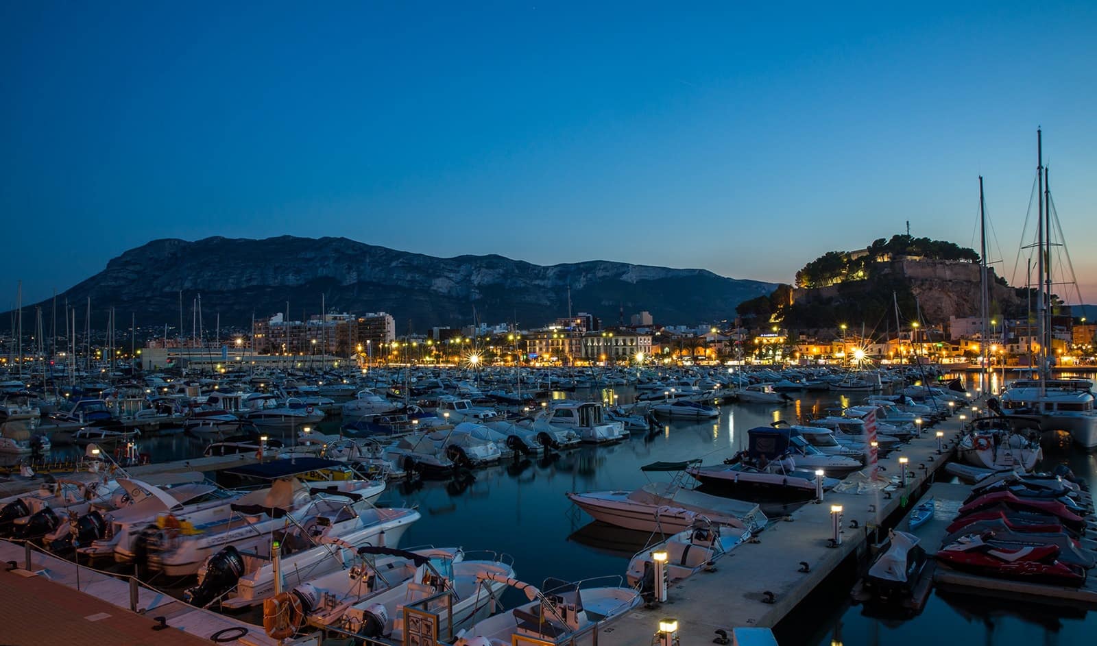 Local Commercial à louer à Denia - 3 000 € (Ref: 7579335)