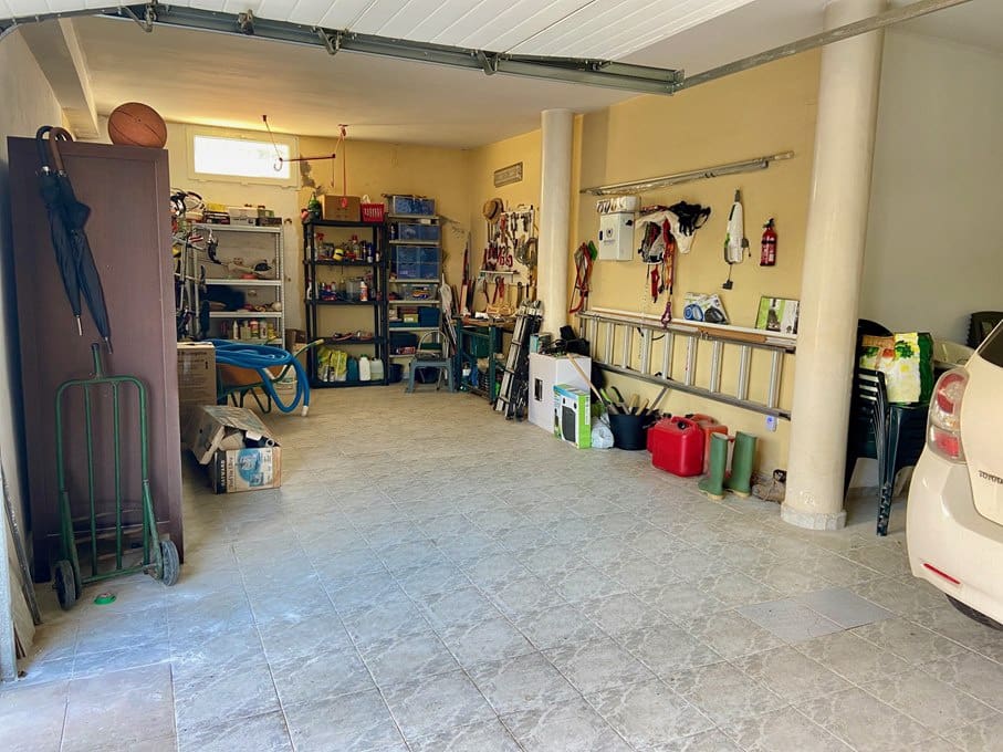 5 bedroom Villa for sale in Denia with pool garage - € 850,000 (Ref: 8098424)