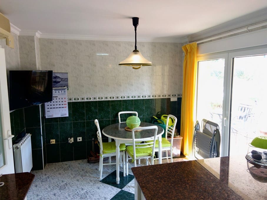 5 bedroom Villa for sale in Denia with pool garage - € 850,000 (Ref: 8098424)