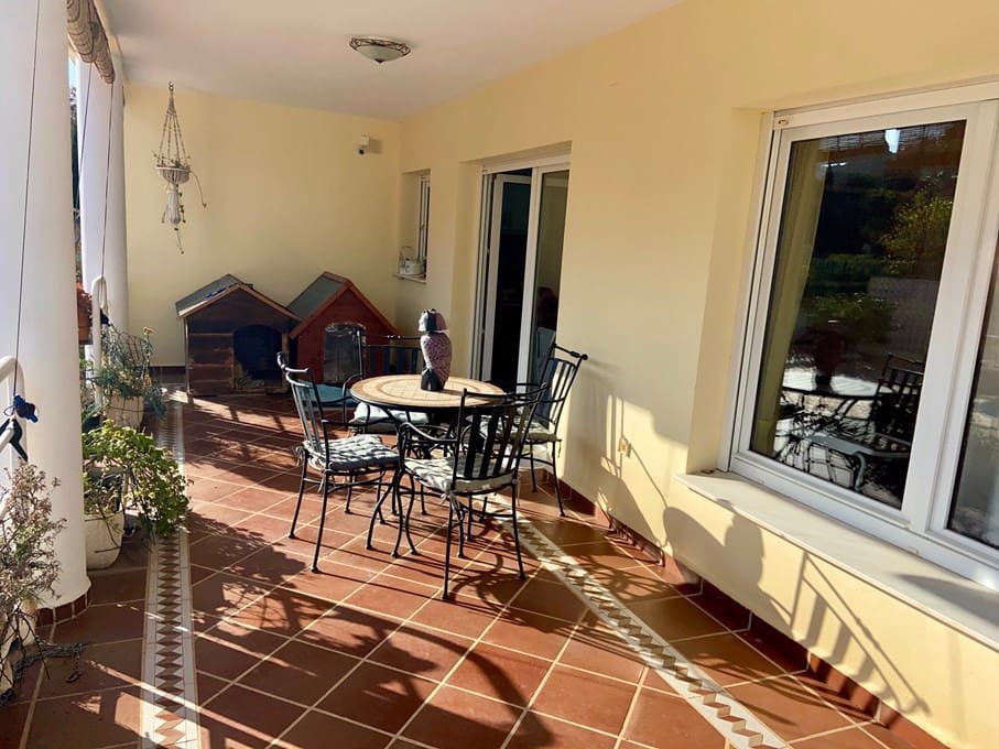 5 bedroom Villa for sale in Denia with pool garage - € 850,000 (Ref: 8098424)