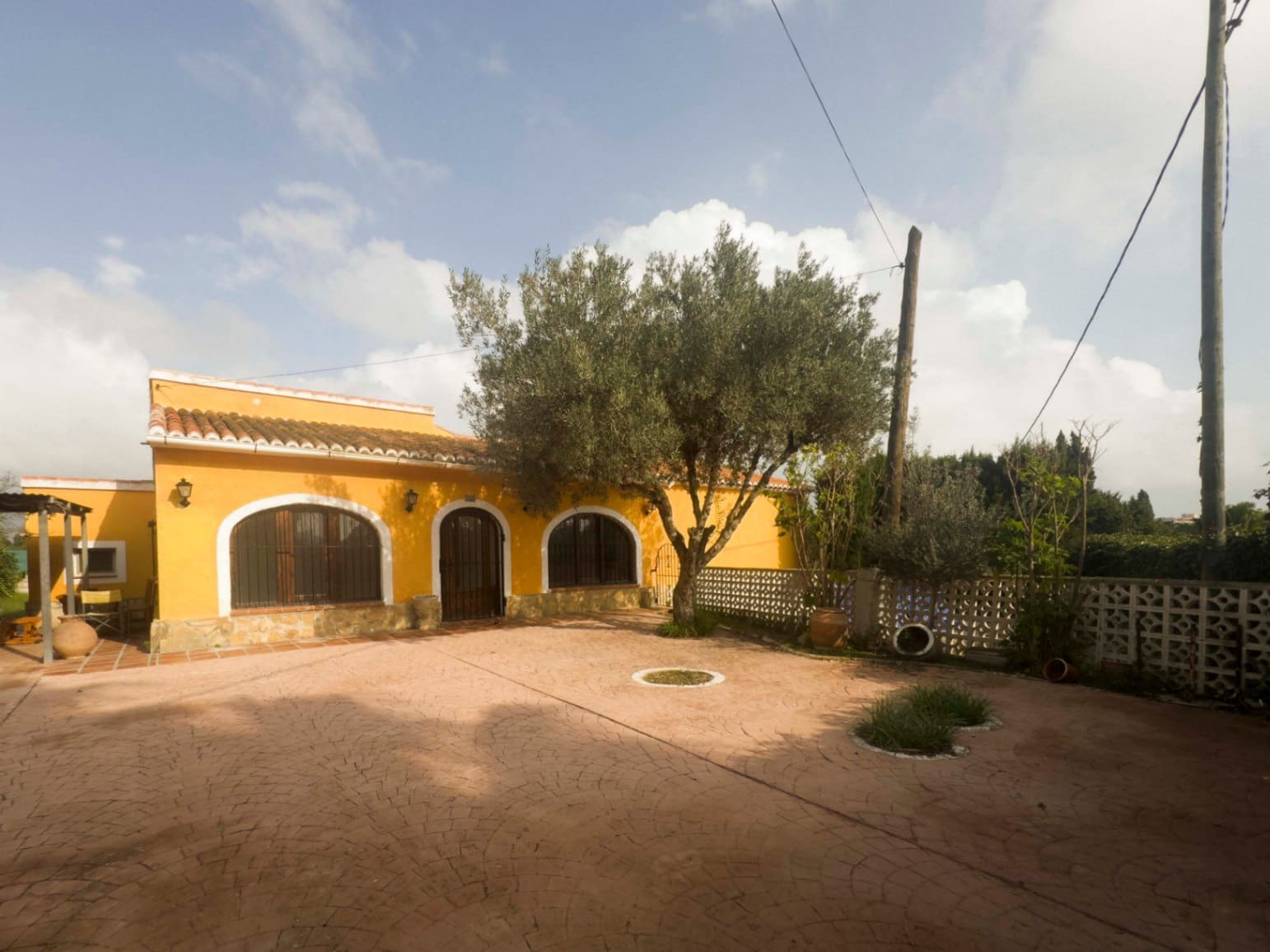 3 bedroom Villa for sale in Arenal with garage - € 520,000 (Ref: 8688610)