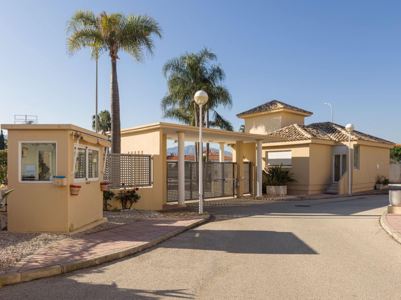 2 sypialnia Apartament na sprzedaż w Denia z basenem garażem - 470 000 € (Ref: 8816365)