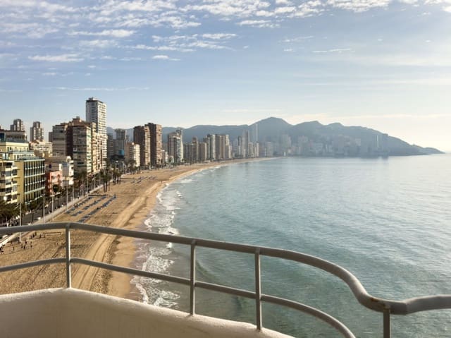 3 bedroom Apartment for sale in Playa Levante, Benidorm - € 599,000 (Ref: 8824325)