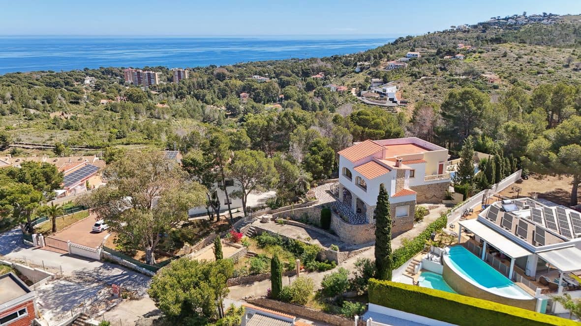 Chalet de 2 habitaciones en Dénia en venta con piscina garaje - 895.000 € (Ref: 8987686)