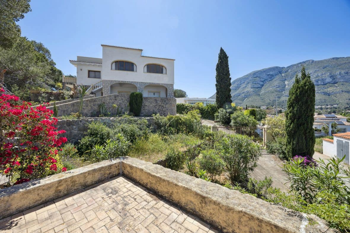 Chalet de 2 habitaciones en Dénia en venta con piscina garaje - 895.000 € (Ref: 8987686)