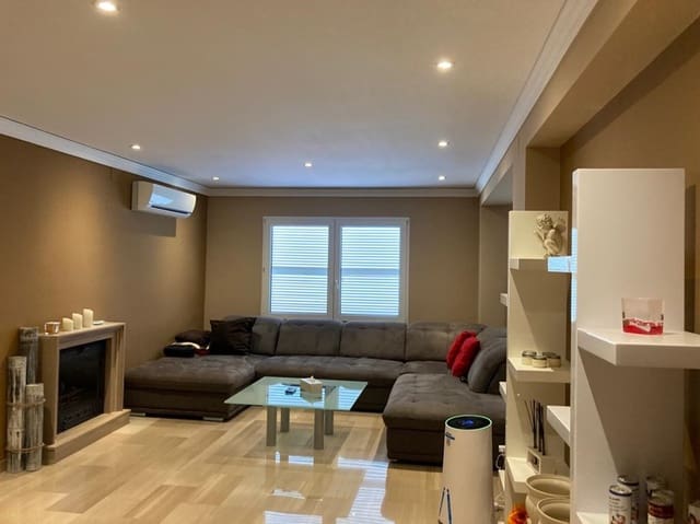 5 makuuhuone Huvila myytävänä paikassa El Montgó, Dénia mukana uima-altaan 
autotalli - 1 250 000 € (Ref: 8987697)