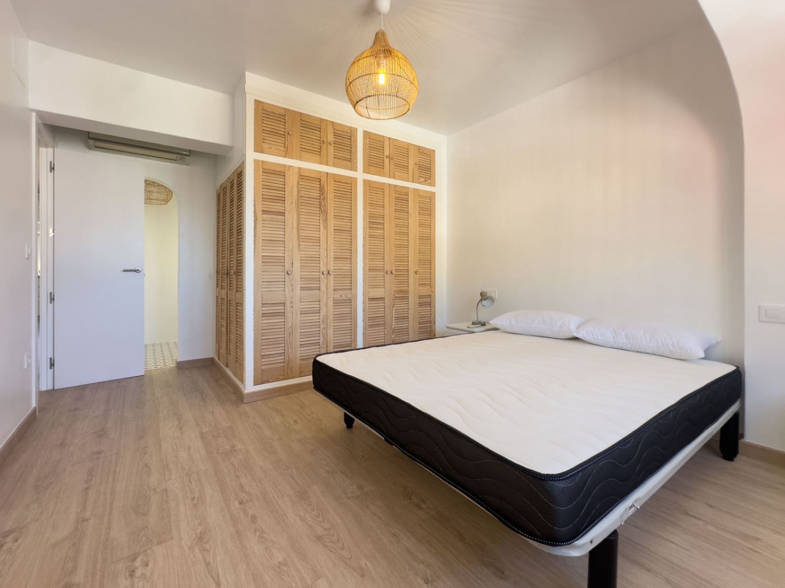 2 slaapkamer Flat te huur in Denia - € 1.300 (Ref: 9123623)