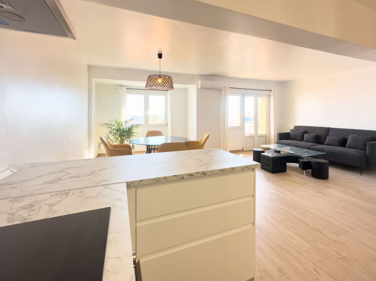 2 slaapkamer Flat te huur in Denia - € 1.300 (Ref: 9123623)