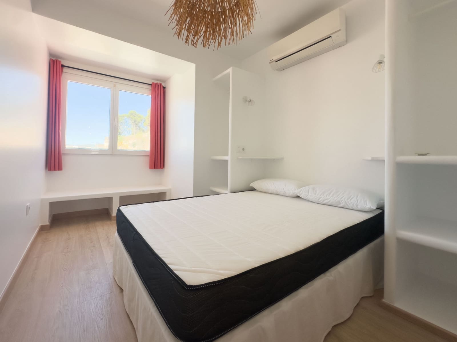 2 slaapkamer Flat te huur in Denia - € 1.300 (Ref: 9123623)