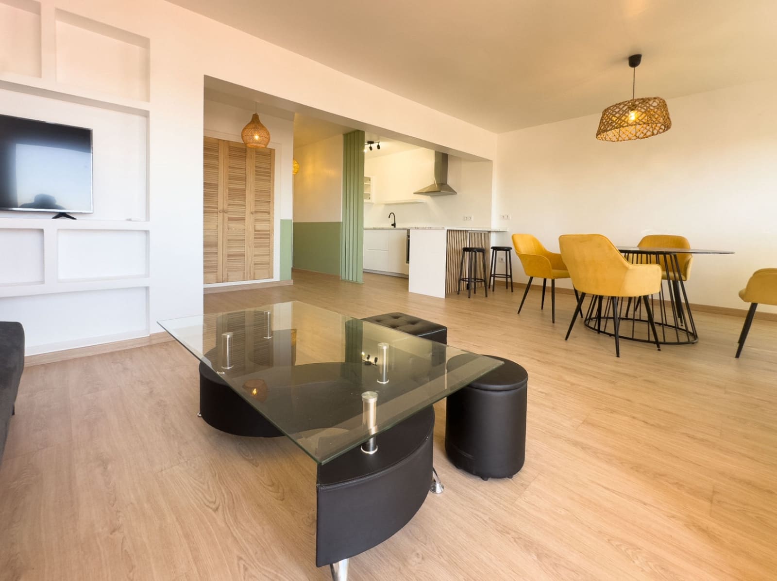 2 slaapkamer Flat te huur in Denia - € 1.300 (Ref: 9123623)