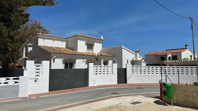 3 bedroom Villa for sale in Els Poblets with pool garage - € 650,000 (Ref: 9183196)