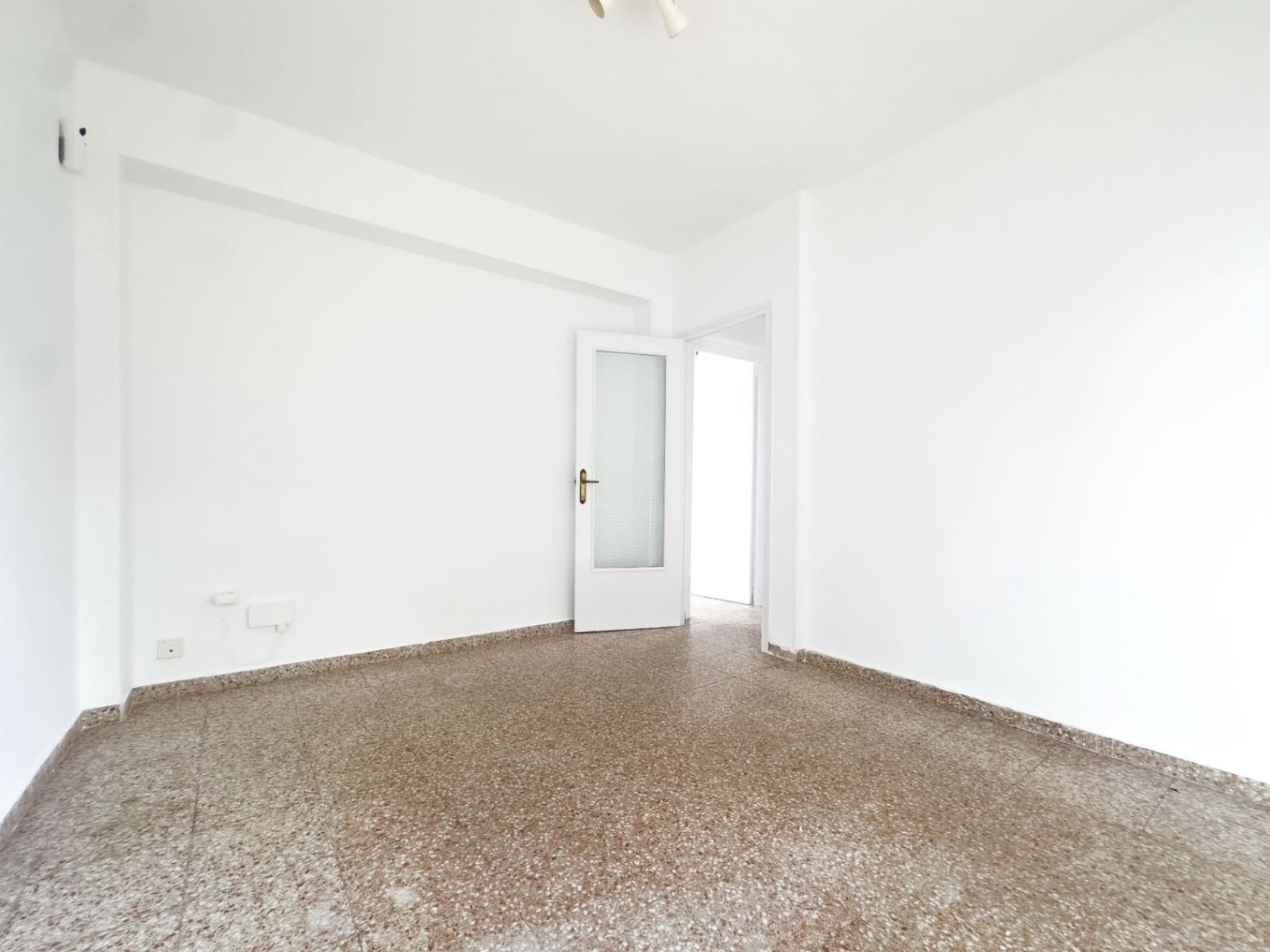 2 bedroom Flat for sale in Denia with garage - € 175,000 (Ref: 9340019)