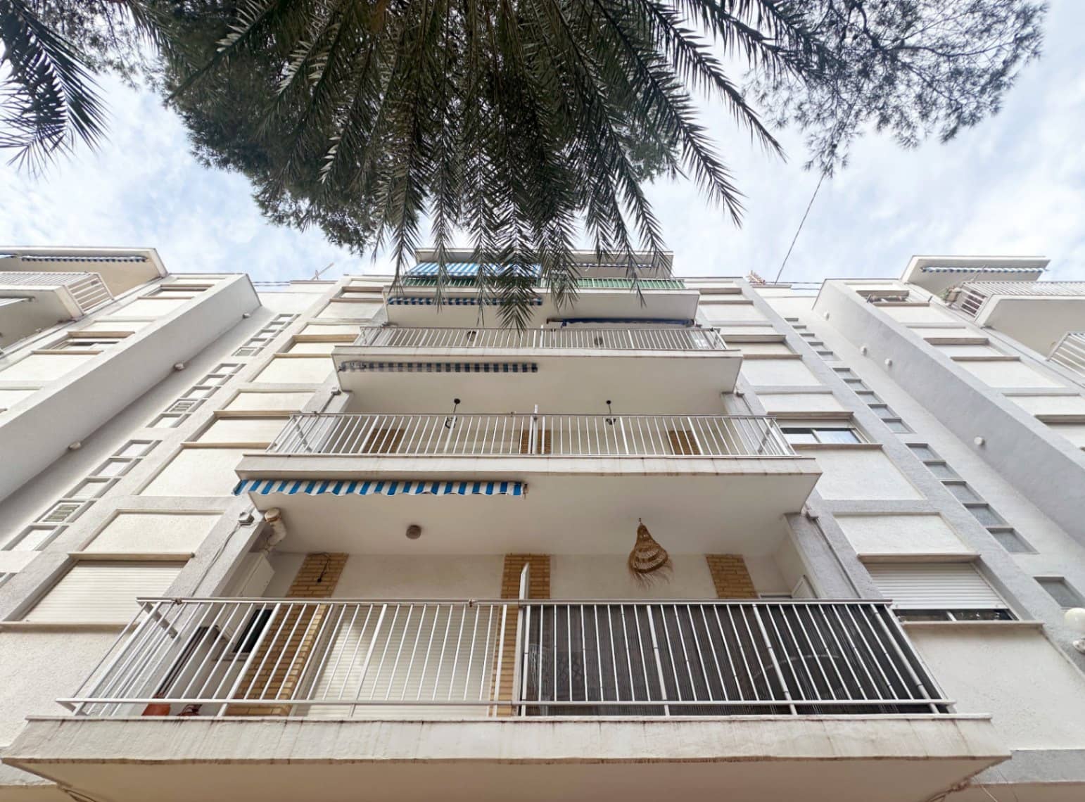 2 bedroom Flat for sale in Denia with garage - € 175,000 (Ref: 9340019)