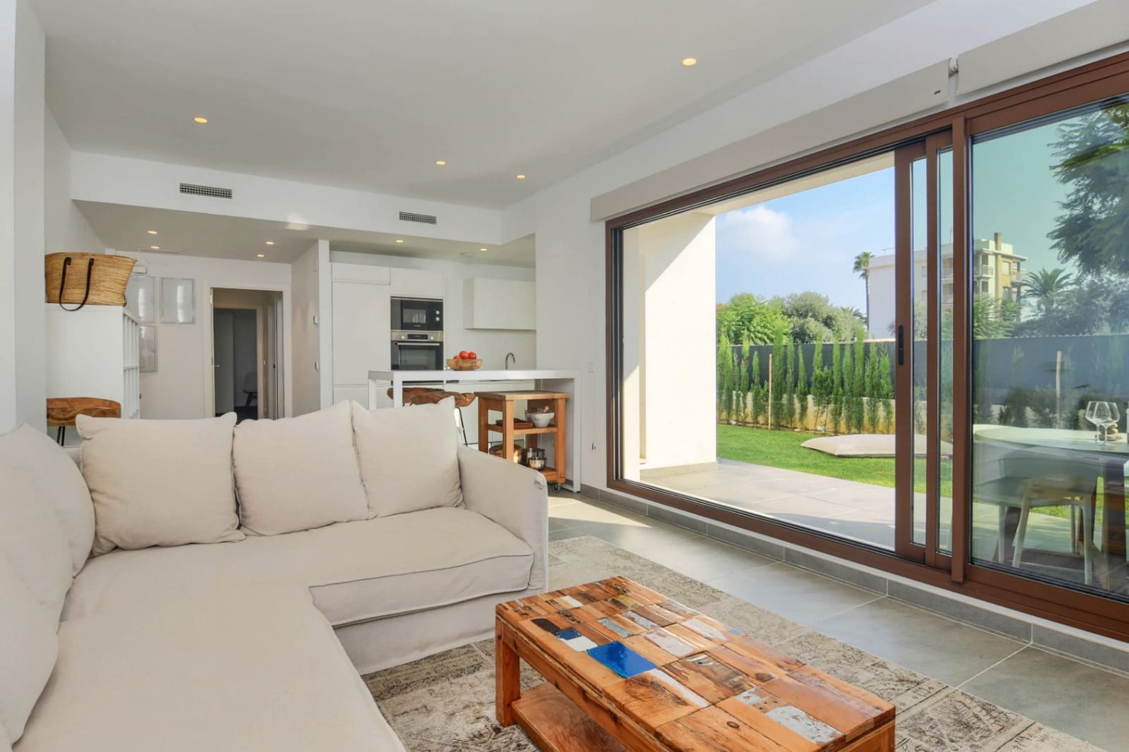 3 sovrum Lägenhet till salu i Arenal med pool garage - 629 000 € (Ref: 9343906)