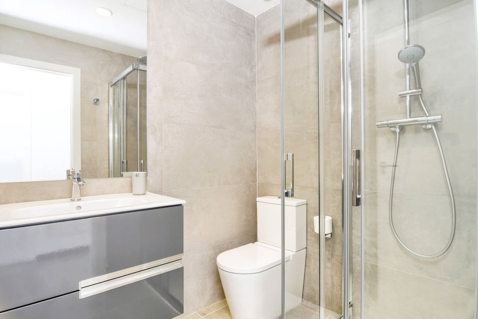 3 sovrum Lägenhet till salu i Arenal med pool garage - 629 000 € (Ref: 9343906)