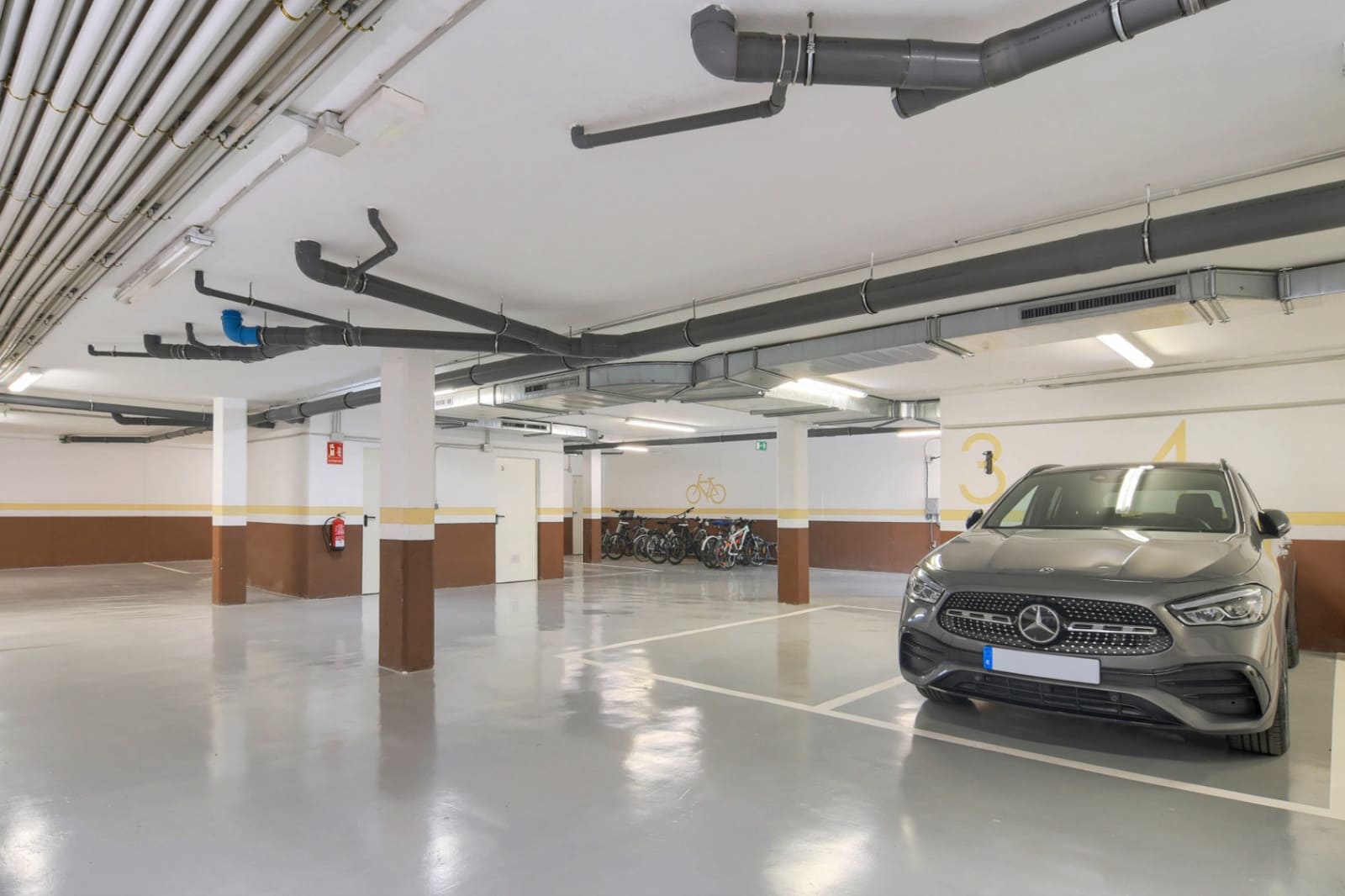 3 sovrum Lägenhet till salu i Arenal med pool garage - 629 000 € (Ref: 9343906)