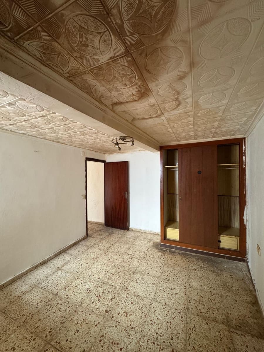 5 slaapkamer Huis te koop in Denia - € 280.000 (Ref: 9367752)