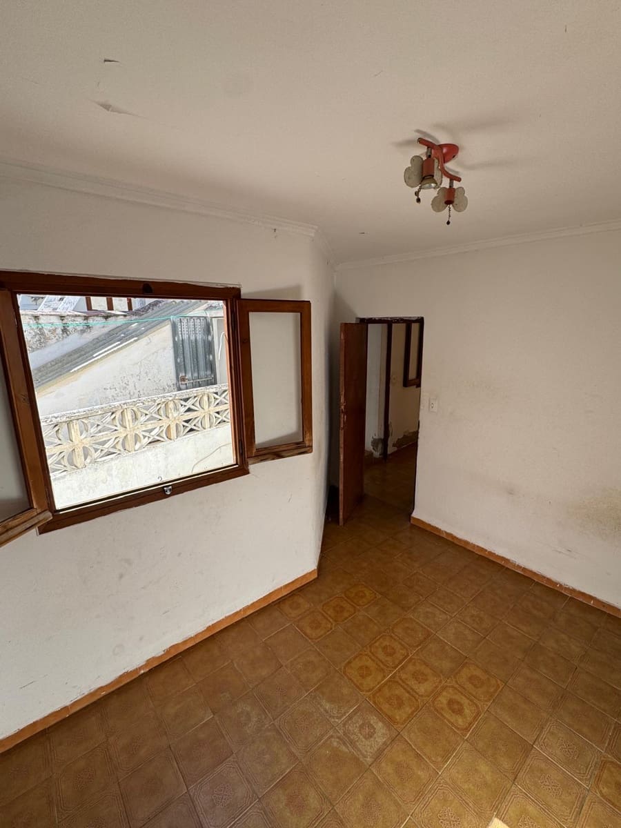 5 slaapkamer Huis te koop in Denia - € 280.000 (Ref: 9367752)