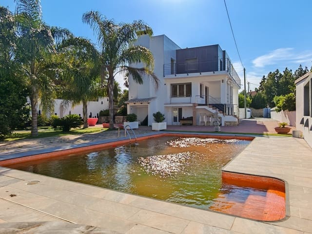 4 Zimmer Villa zu verkaufen in Dénia mit Pool Garage - 650.000 € (Ref: 9625985)