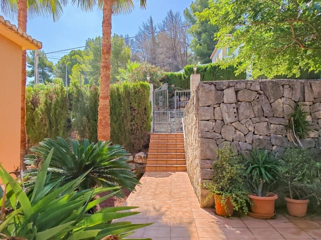 5 Zimmer Villa zu verkaufen in Dénia mit Garage - 845.000 € (Ref: 9625988)