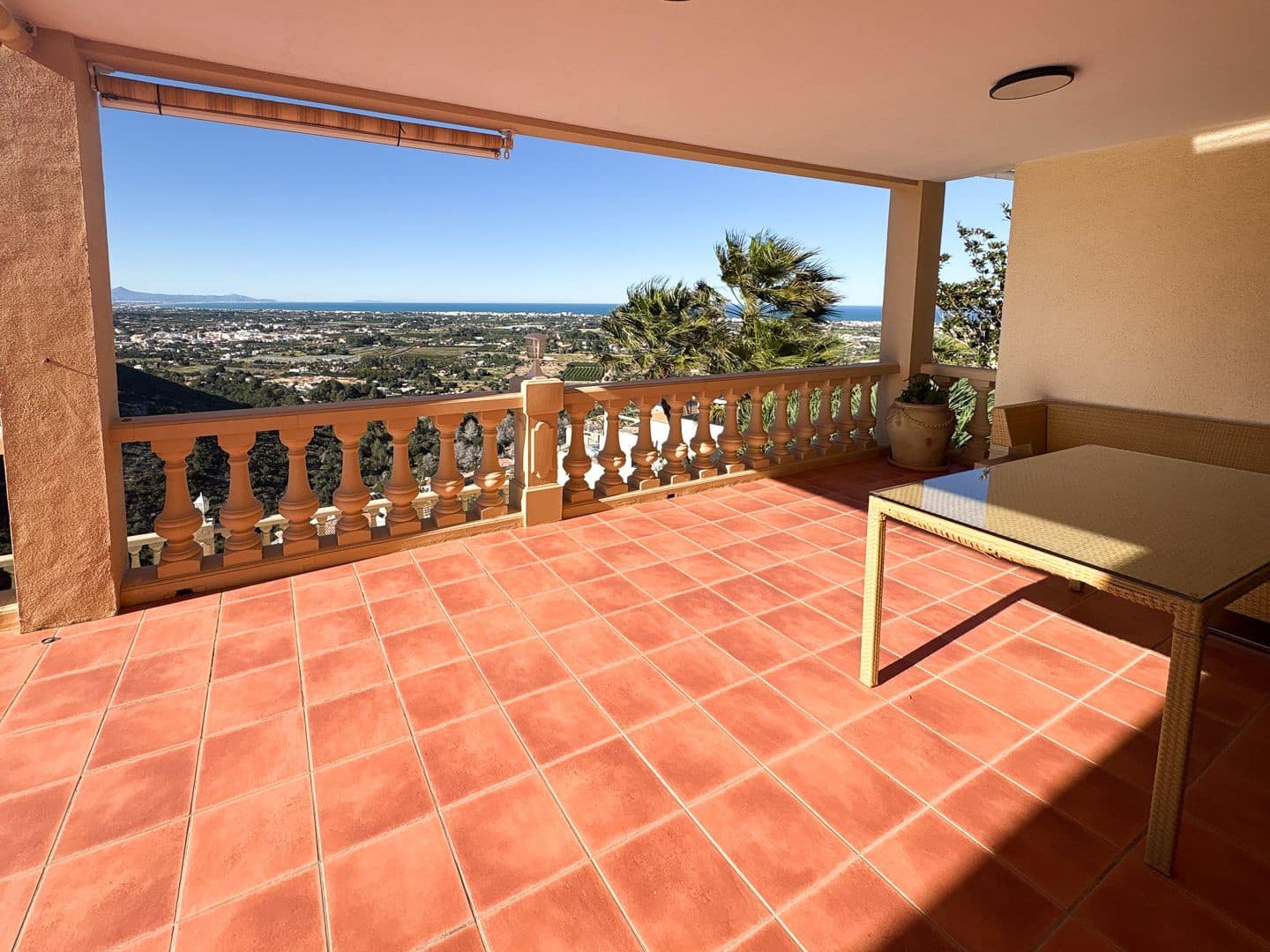 5 bedroom Villa for sale in Denia with pool garage - € 1,375,000 (Ref: 9636152)