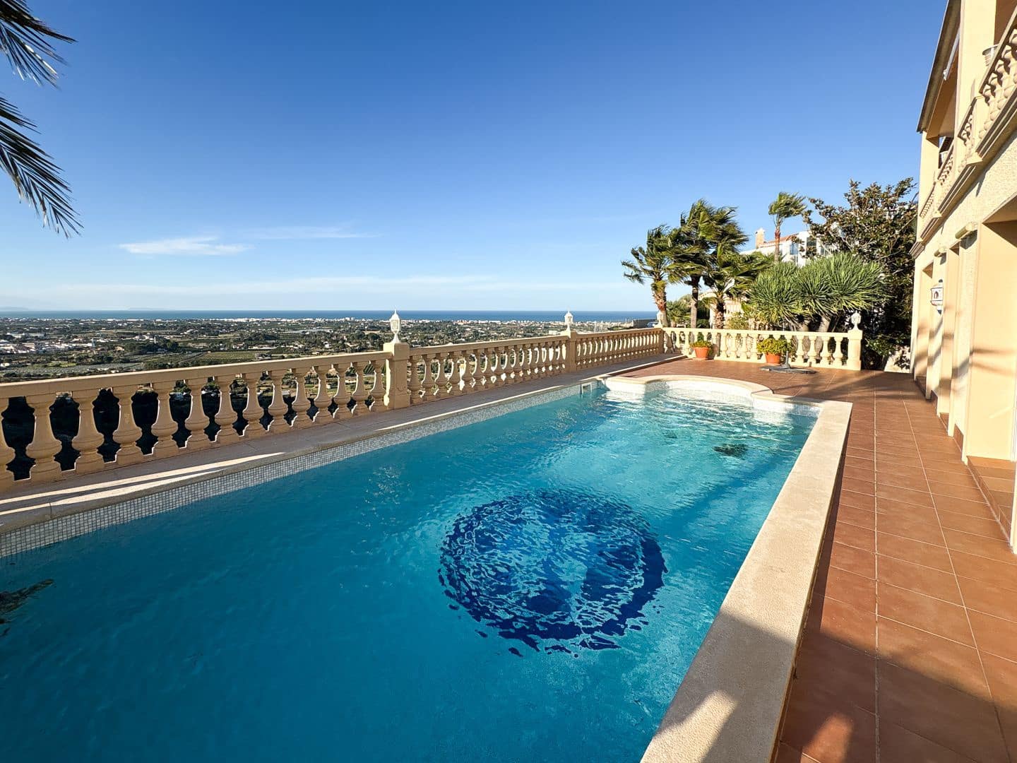 5 bedroom Villa for sale in Denia with pool garage - € 1,375,000 (Ref: 9636152)