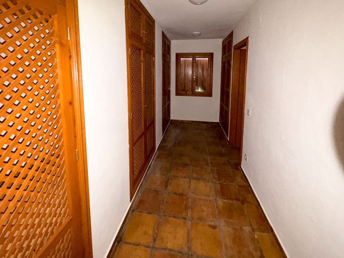 4 bedroom Villa for sale in Denia with pool garage - € 1,150,000 (Ref: 9636153)