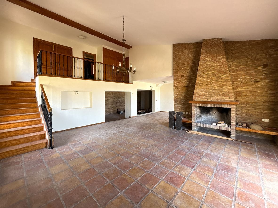 4 bedroom Villa for sale in Denia with pool garage - € 1,150,000 (Ref: 9636153)