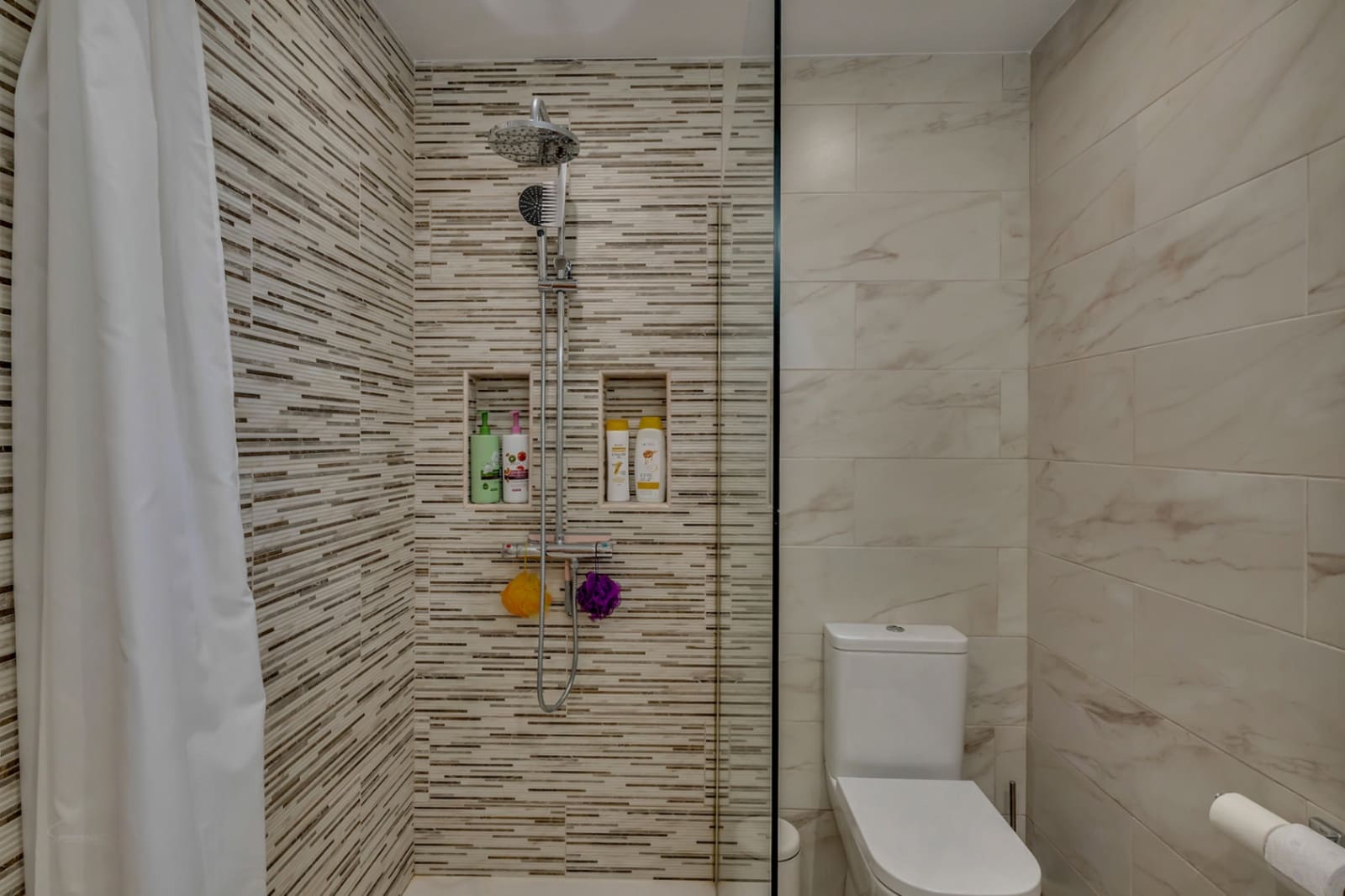 3 makuuhuone Huvila myytävänä paikassa Benissa mukana uima-altaan 
autotalli - 690 000 € (Ref: 9770868)