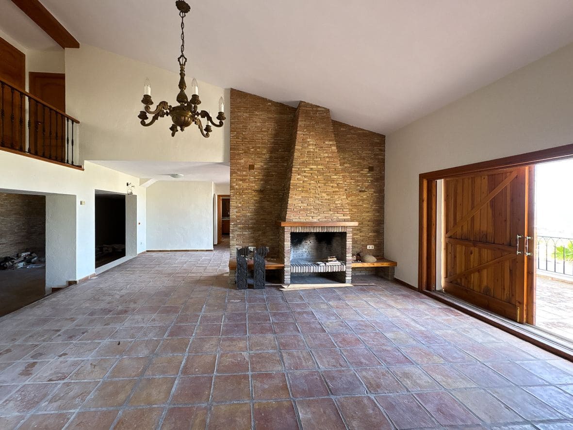 4 bedroom Villa for sale in Denia with pool garage - € 1,150,000 (Ref: 9867908)