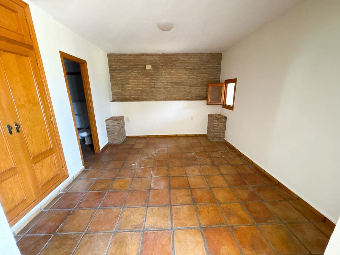 4 bedroom Villa for sale in Denia with pool garage - € 1,150,000 (Ref: 9867908)