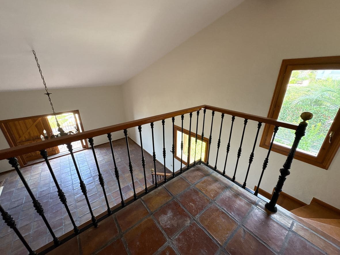 4 bedroom Villa for sale in Denia with pool garage - € 1,150,000 (Ref: 9867908)